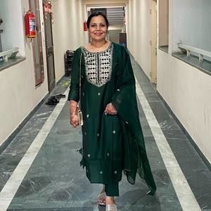 Meet your Posher, Samta